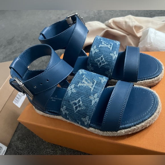 Louis Vutton flats - Picture 4 of 9